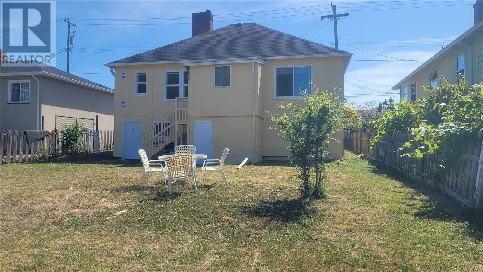 136 Burnside Rd W