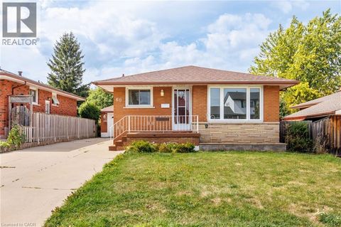 60 CHAMPLAIN Avenue Hamilton ON L8G2H7