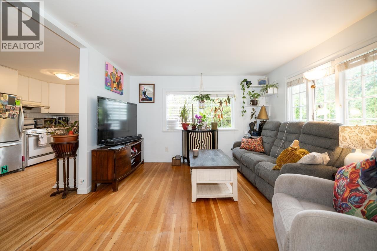 2268 EDGEMONT BOULEVARD