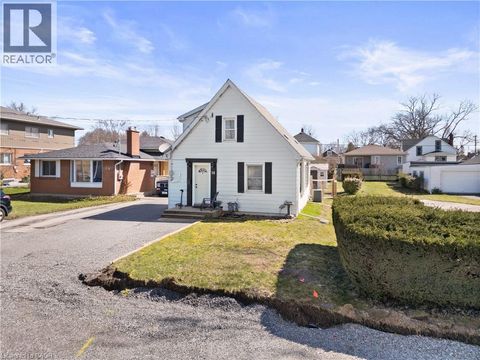 18 PATRICIA Avenue Welland ON L3C1E8