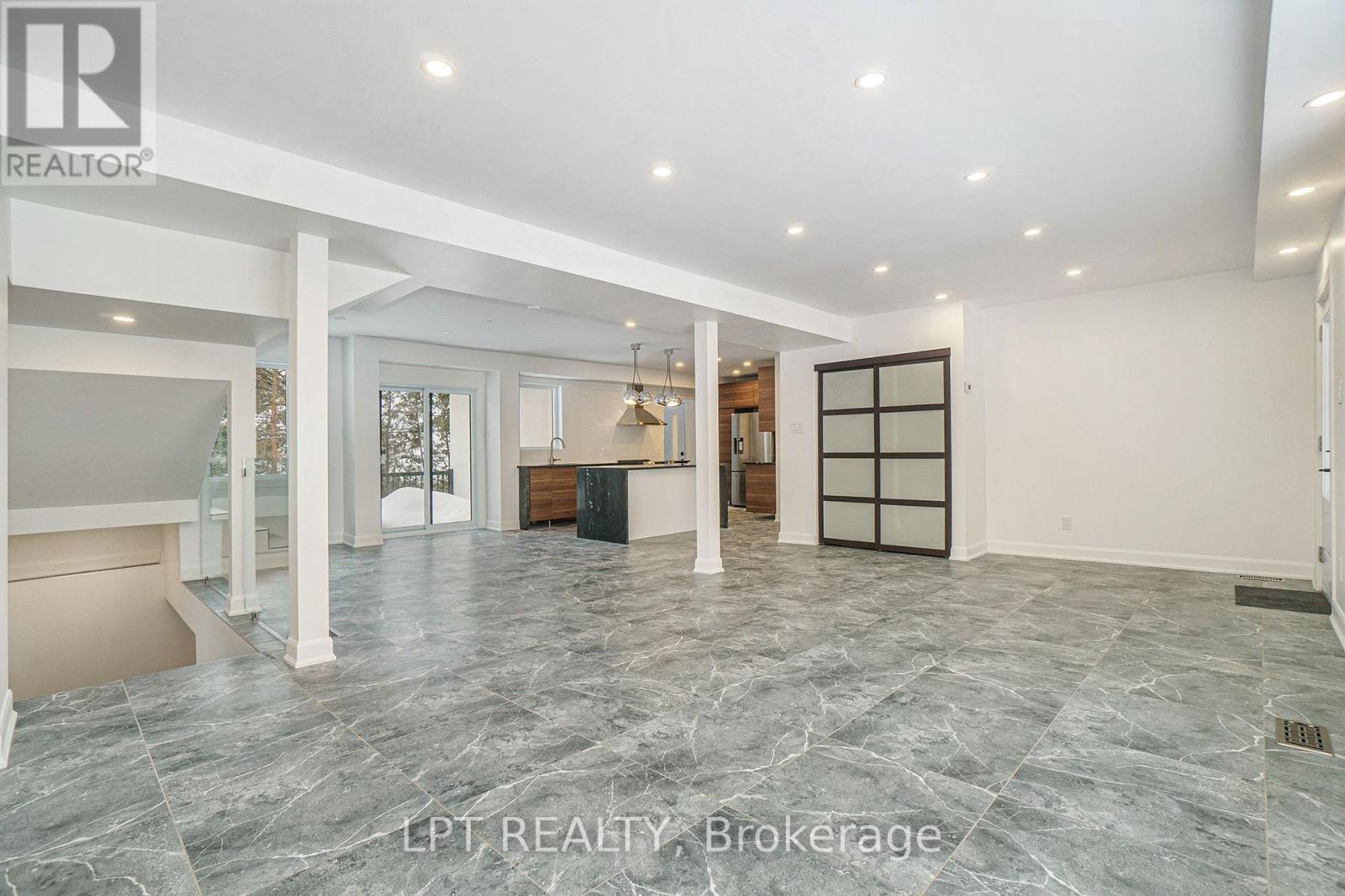 2112 ALTA VISTA DRIVE