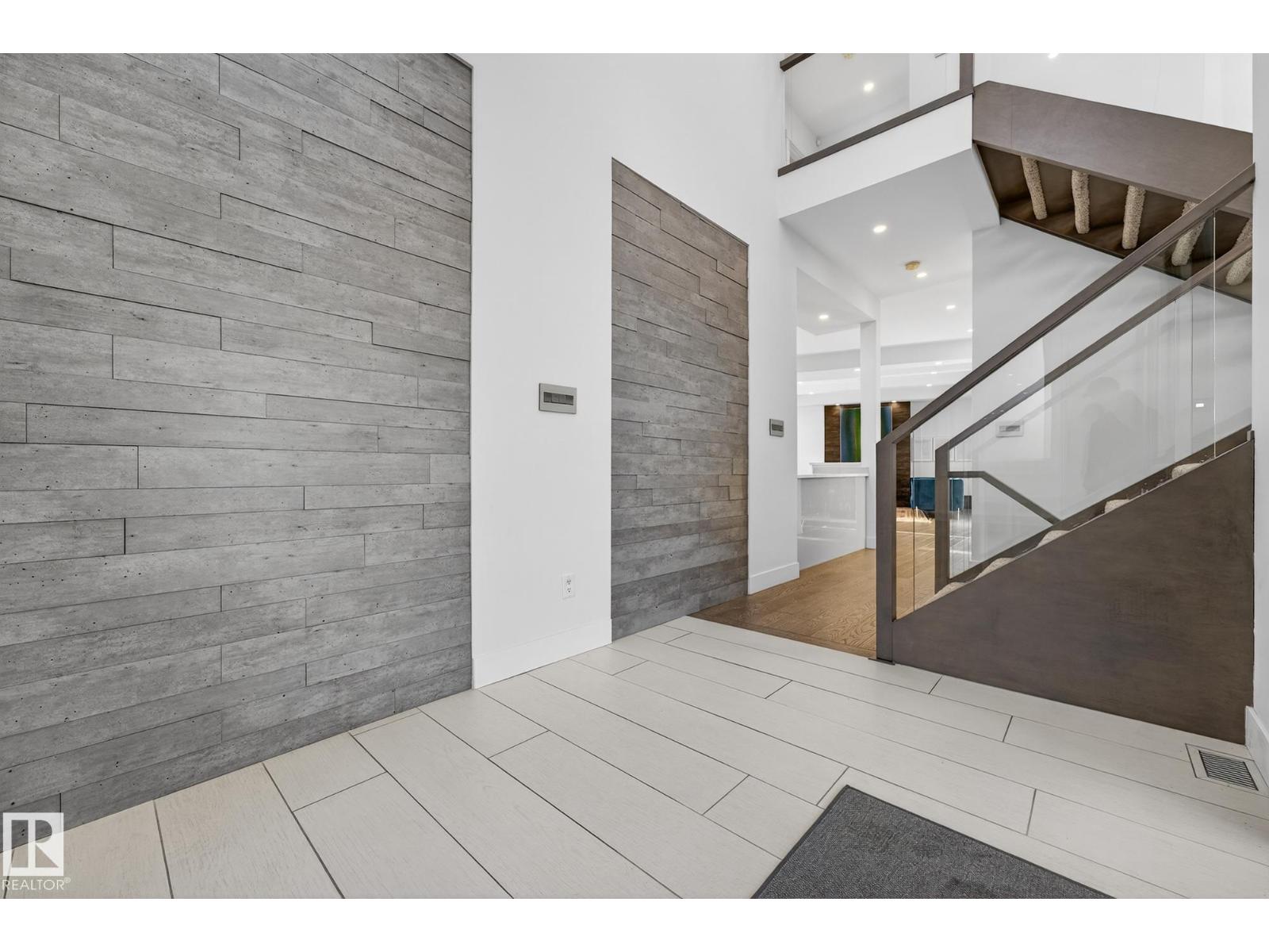 14643 92A AV NW