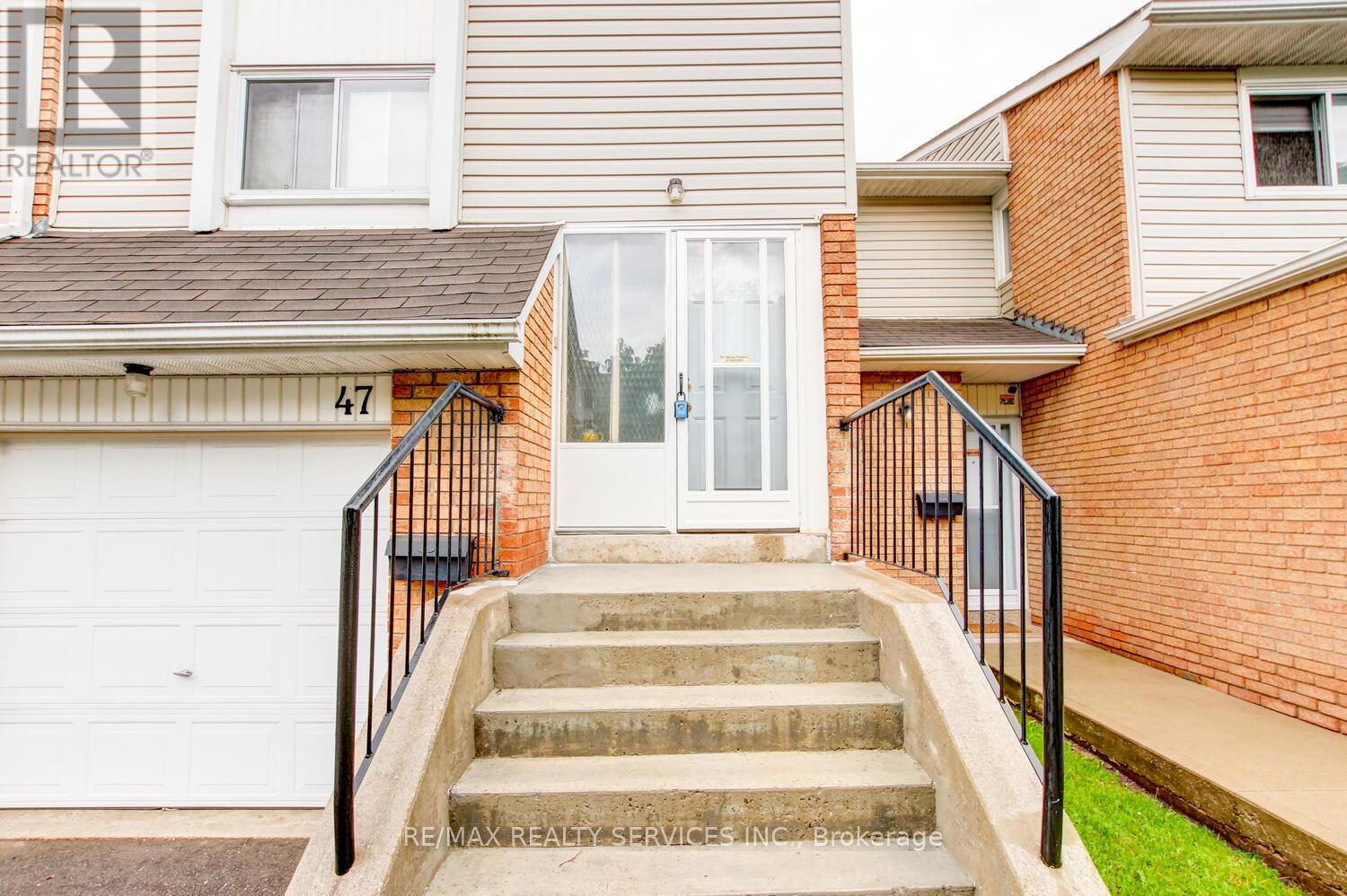 93 - 47 LINCOLN COURT