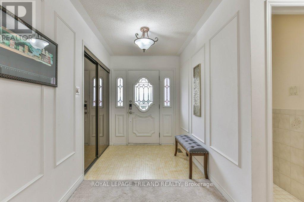8 - 60 ROSECLIFFE CRESCENT