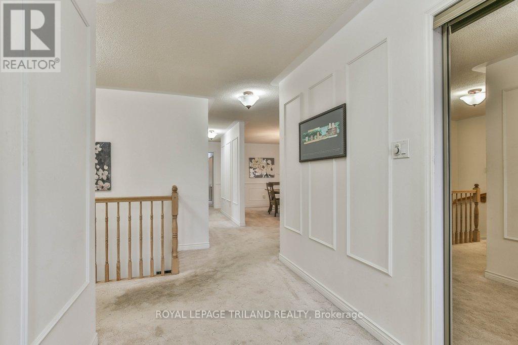 8 - 60 ROSECLIFFE CRESCENT