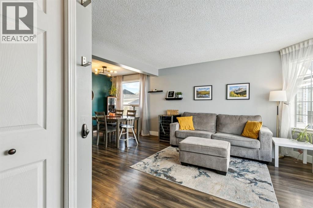 175 Rivercrest Close SE