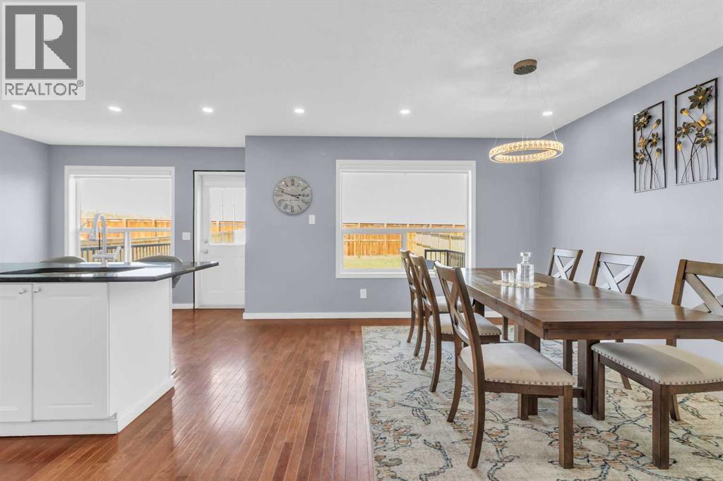 187 Citadel Meadow Grove NW