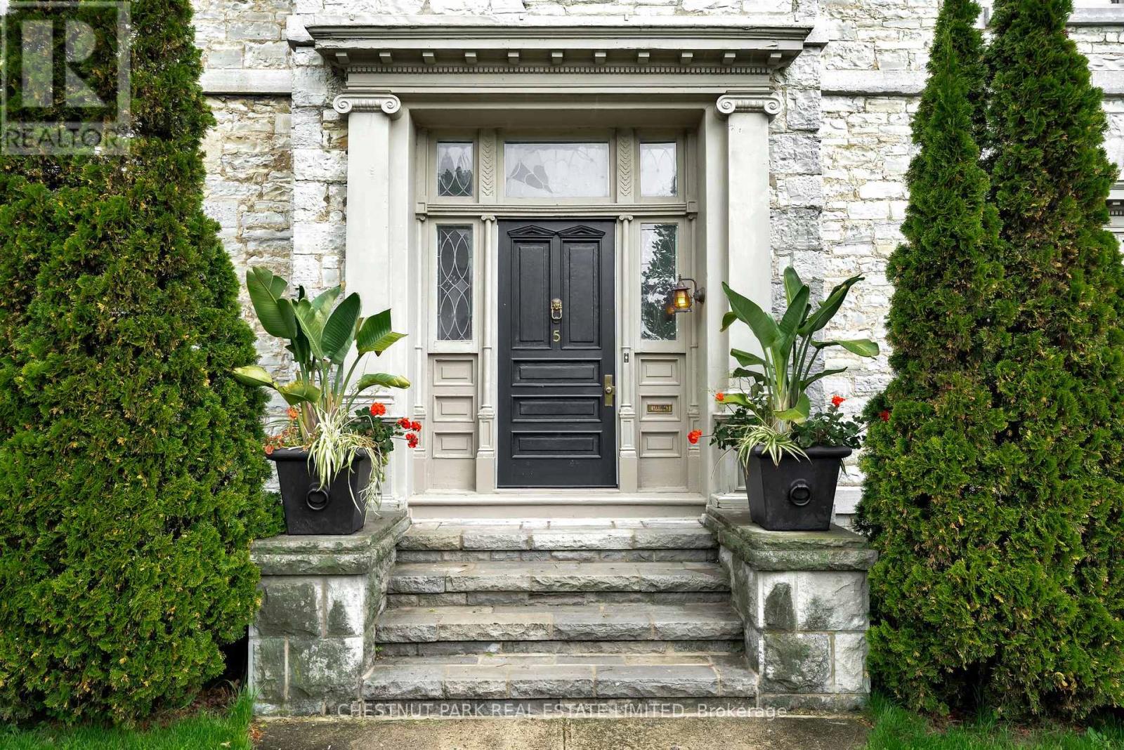 5 EMILY STREET