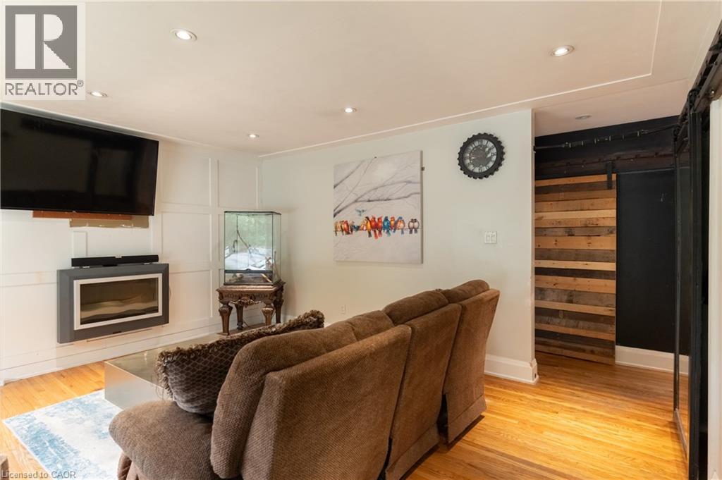 83 EAST 15TH Street