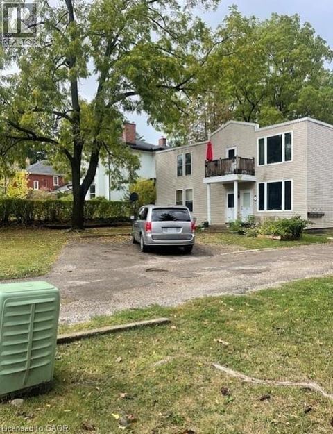 74 WILLIAM Street W Waterloo ON N2L1J7