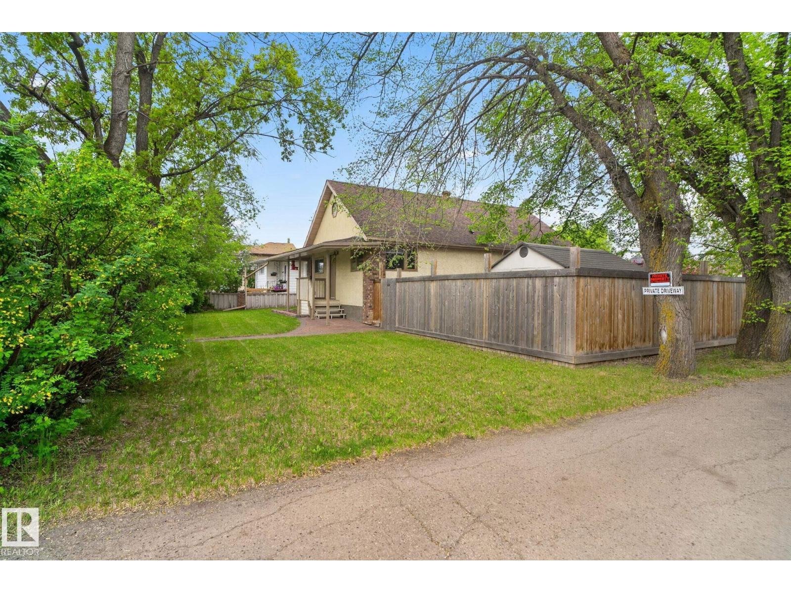 9821 153 ST NW