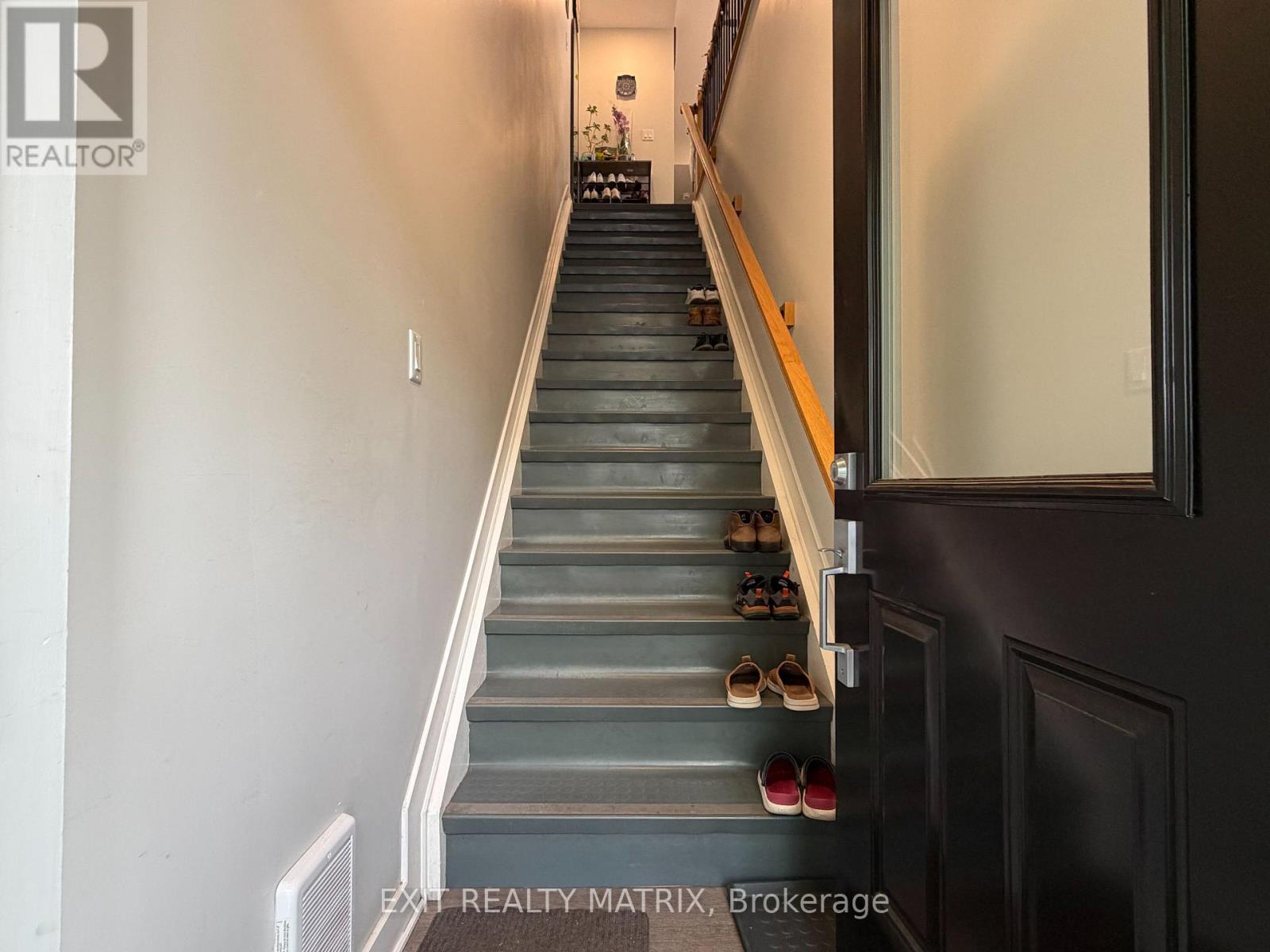 B - 1106 CONCESSION STREET - Photo 4