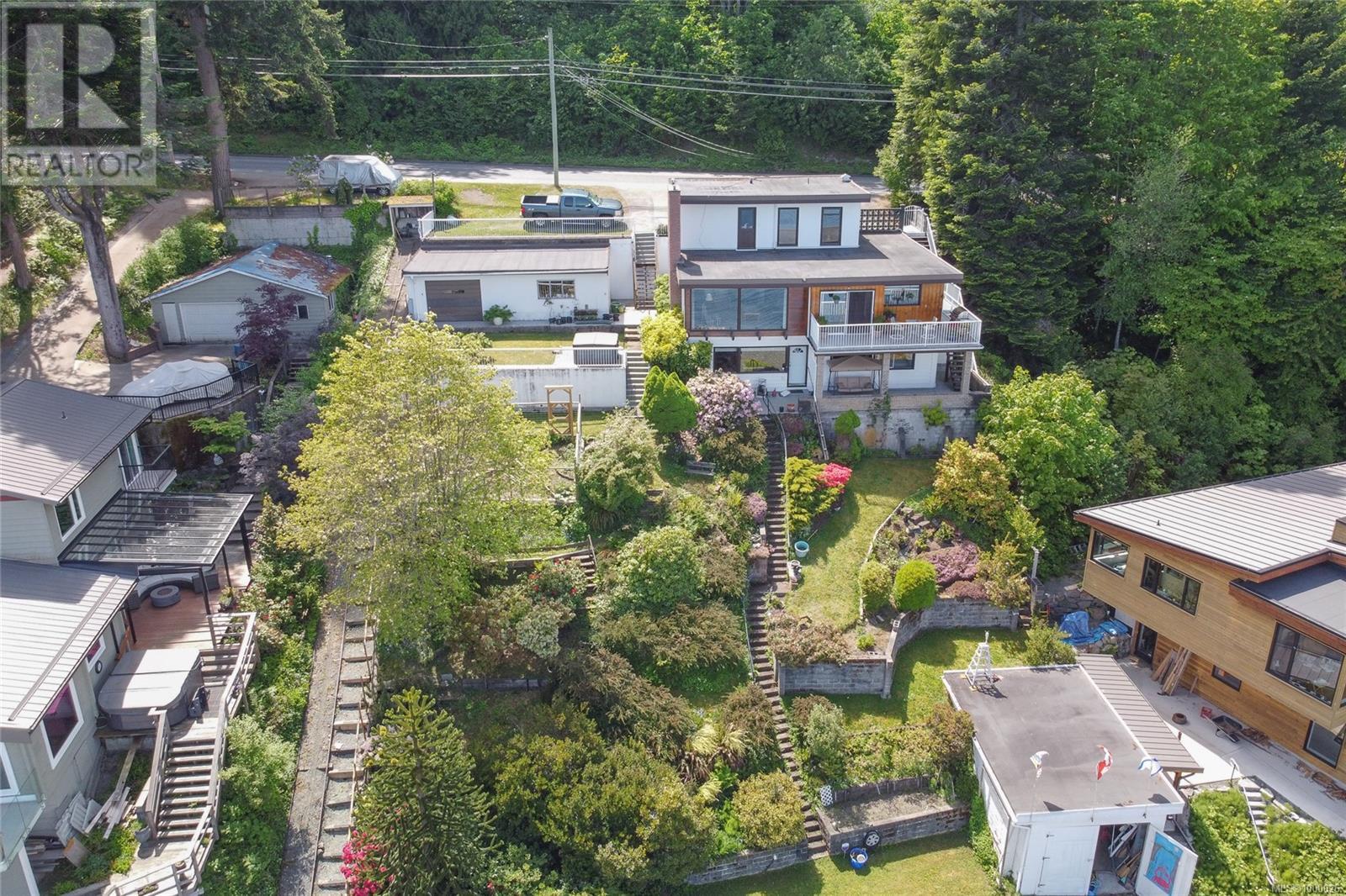 375/377 Chemainus Rd