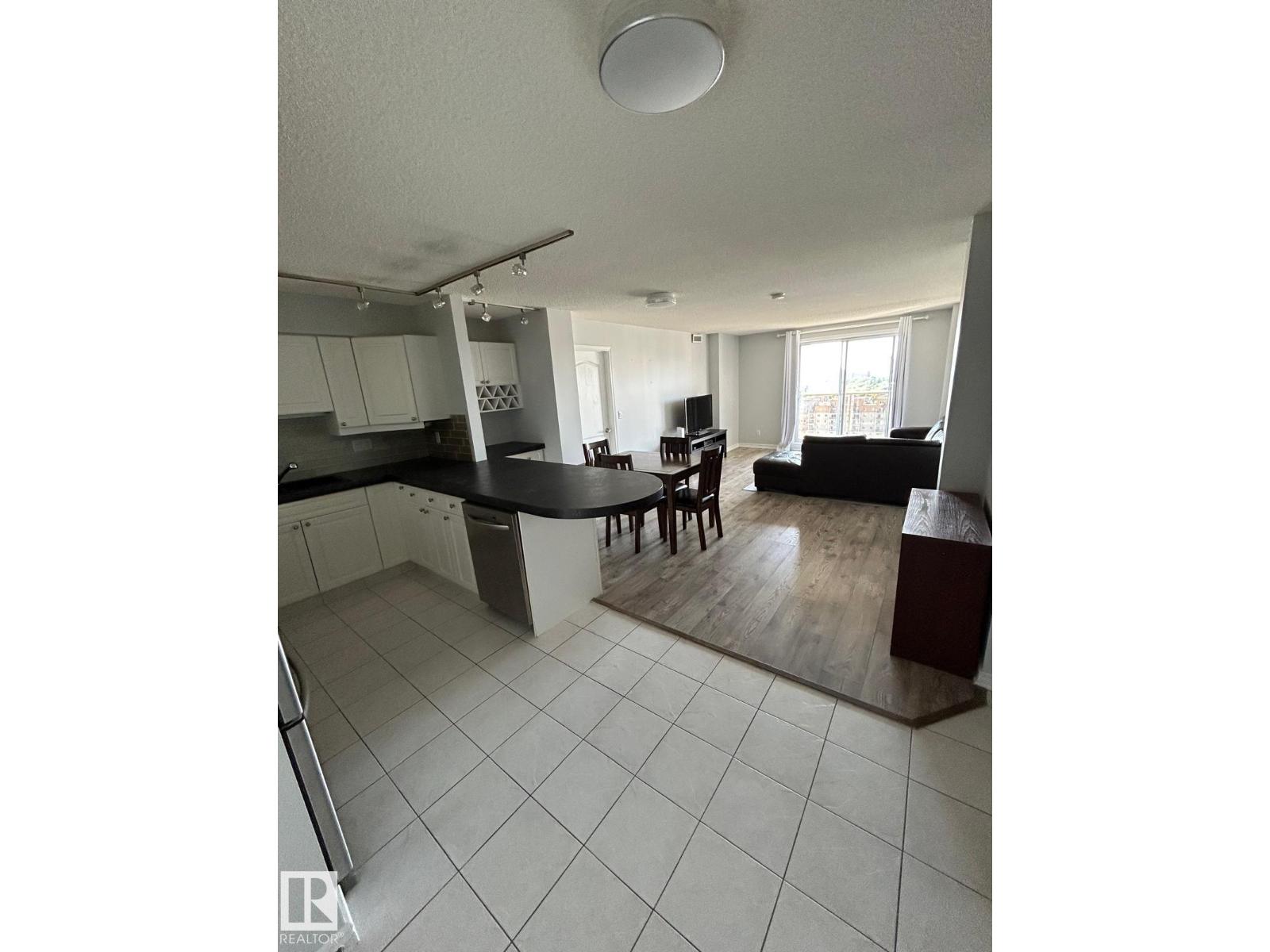 #1506 10909 103 AV NW NW