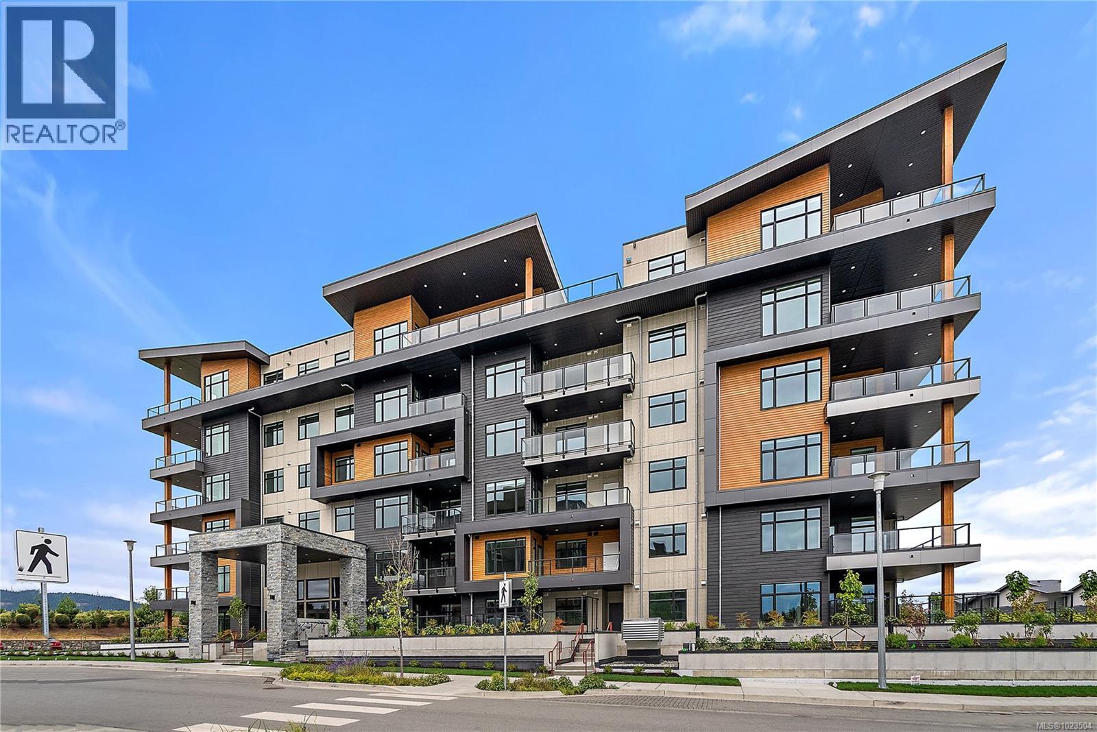 308 2520 Hackett Cres