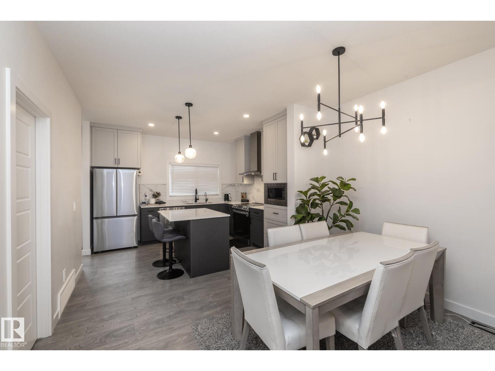 3640 214 ST NW