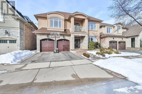 526 HIDDEN Trail Oakville ON L6M0N3