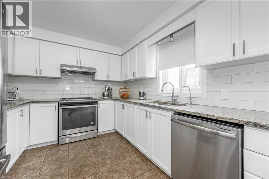 854 SPRINGBANK Avenue N