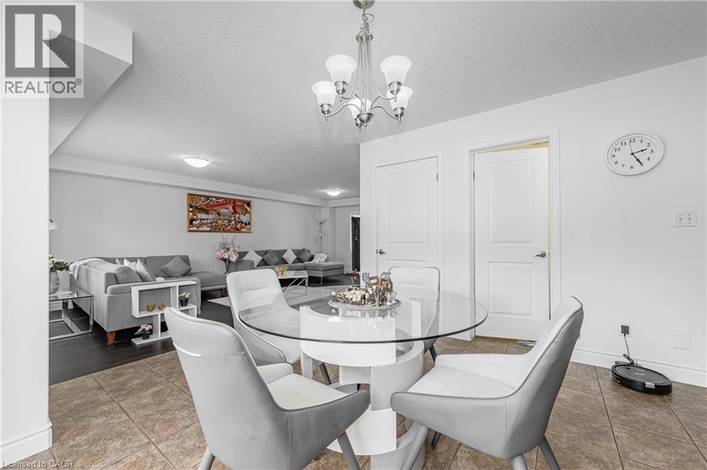 854 SPRINGBANK Avenue N