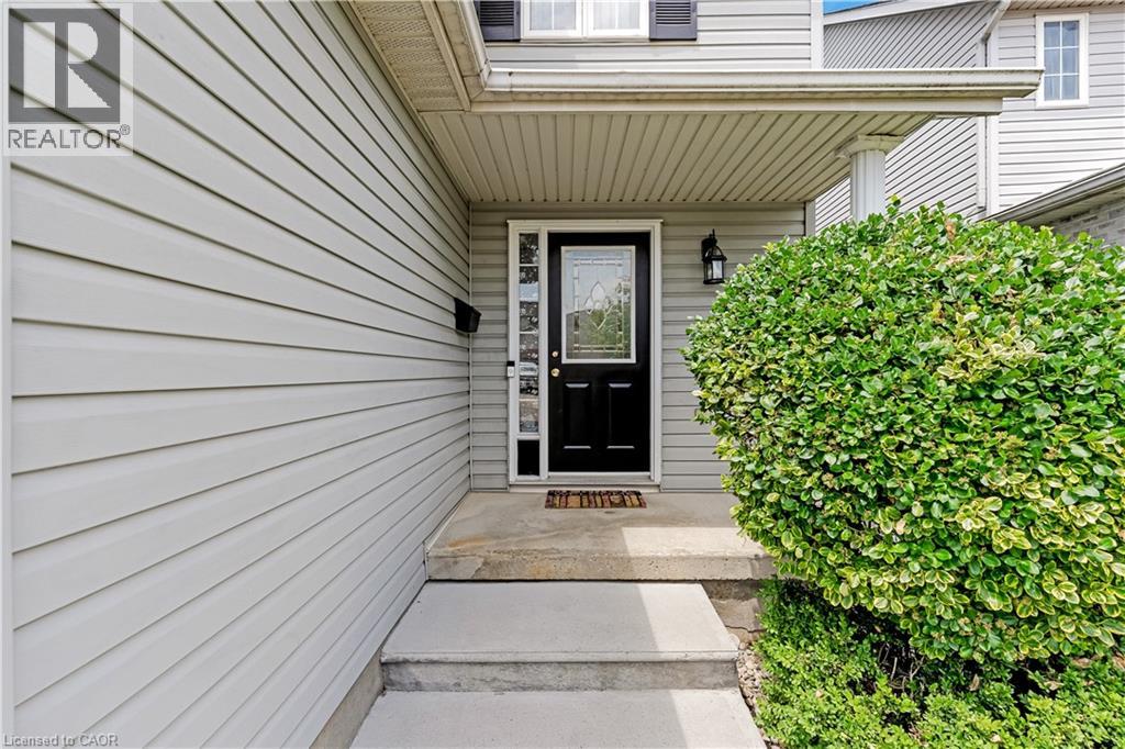102 CHATEAU Crescent