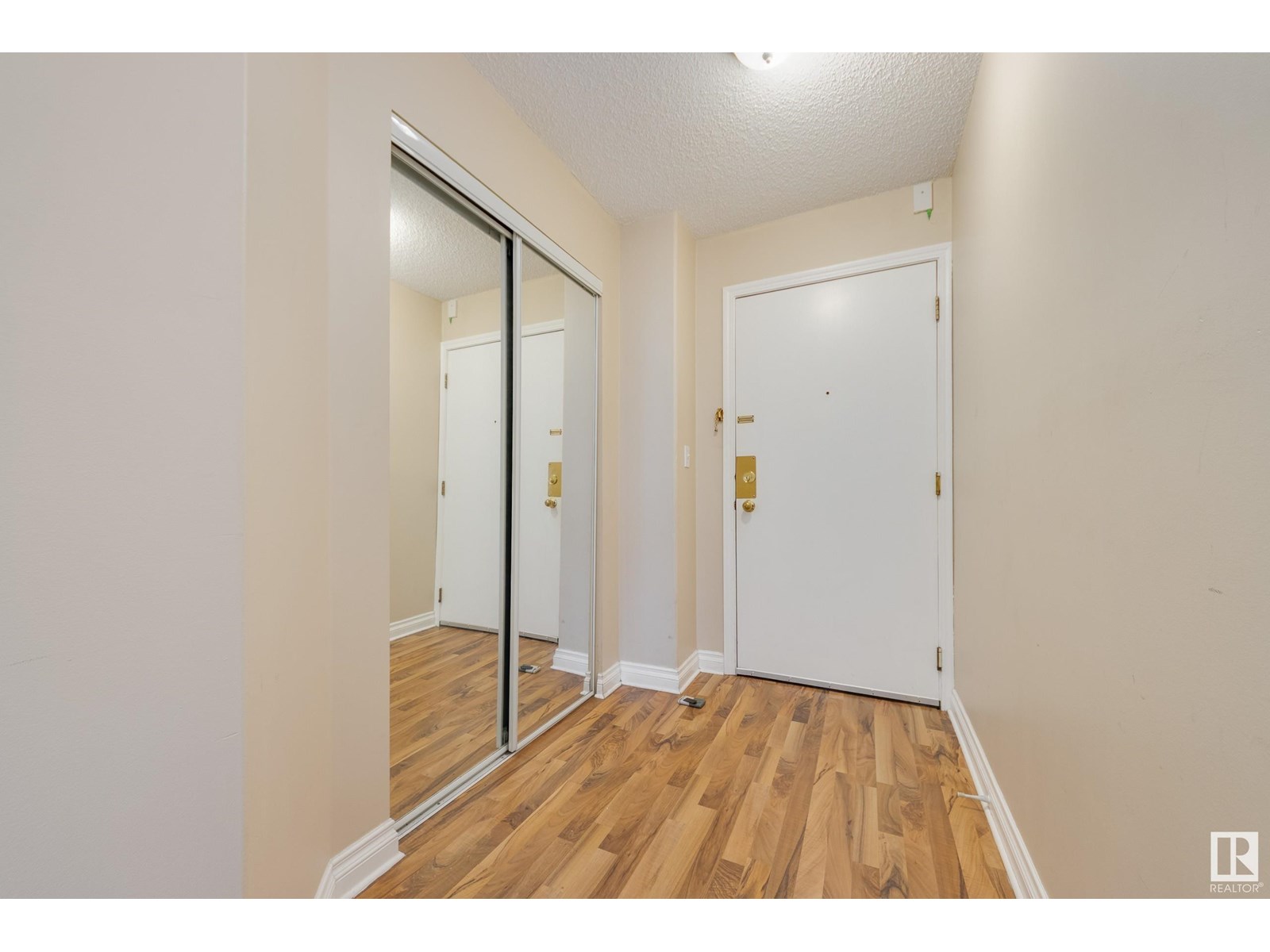 #302 9619 174 ST NW