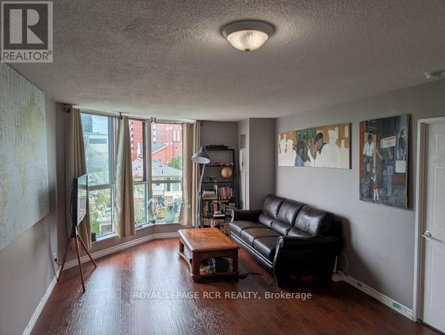 701 - 150 DUNLOP STREET E