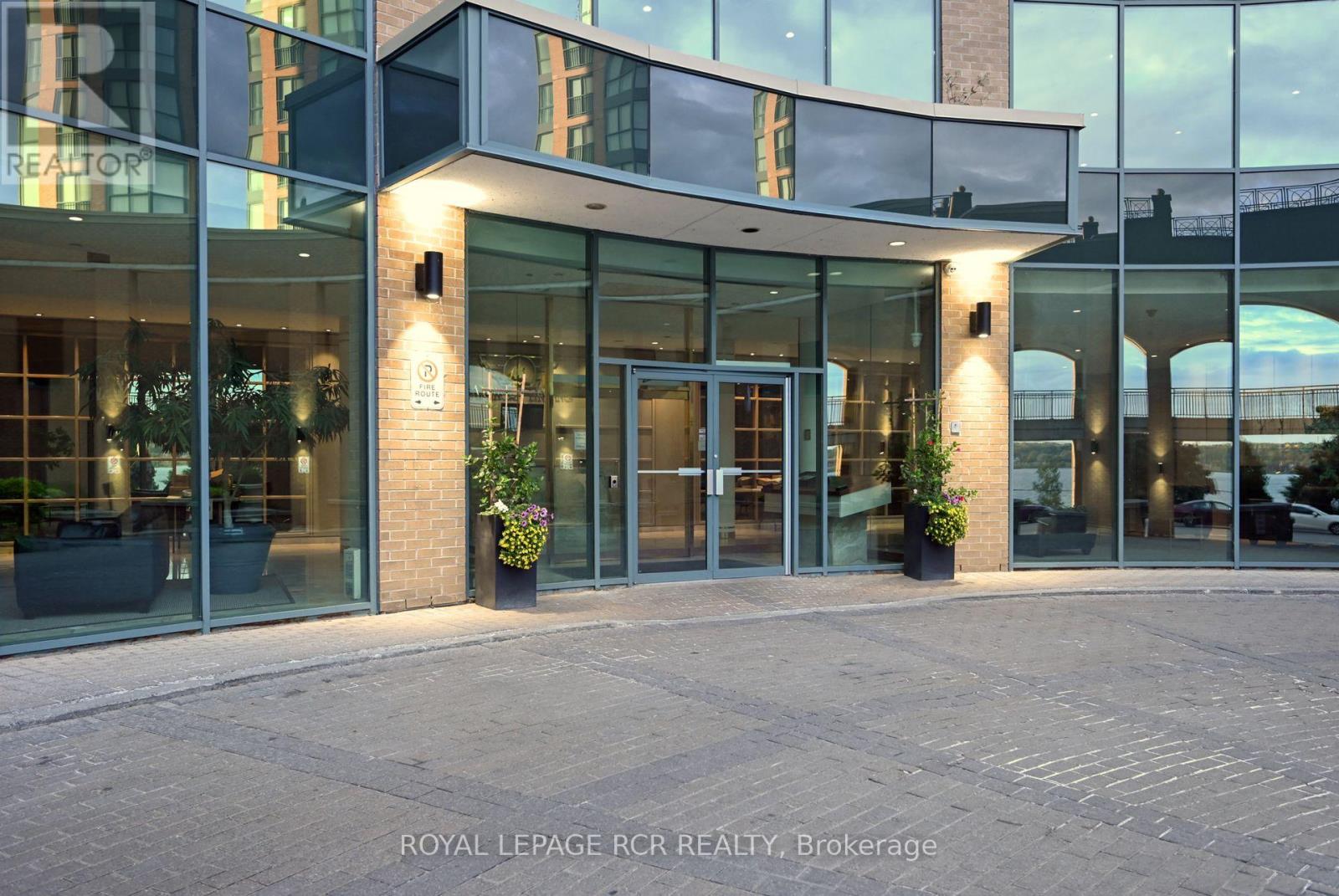 701 - 150 DUNLOP STREET E