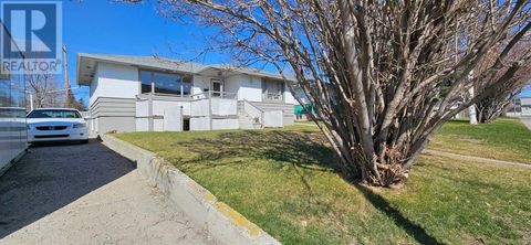 3419 Kerry Park Road SW Calgary AB T3E4S5