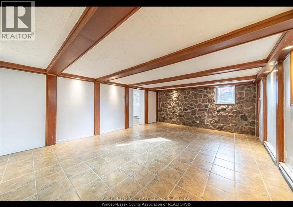 18 CLARK STREET East
