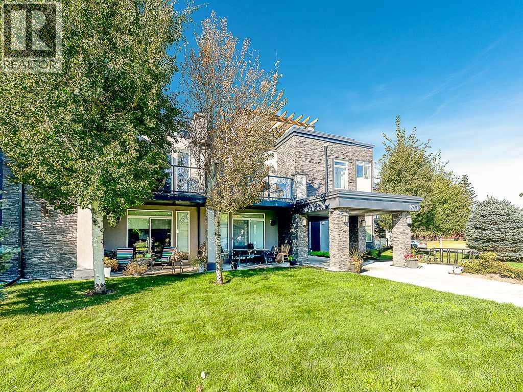 202, 15207 1 Street SE