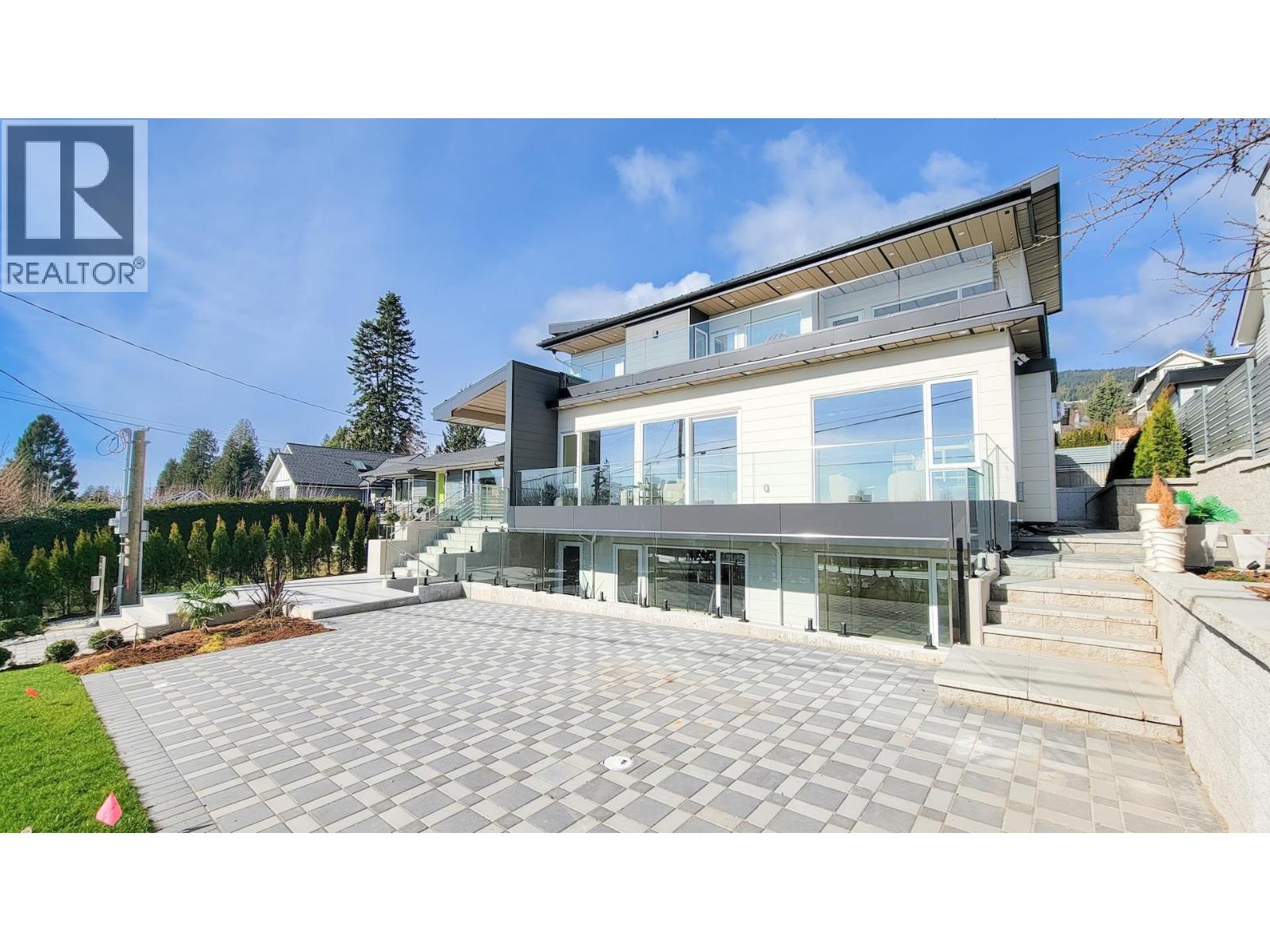 2141 JEFFERSON AVENUE