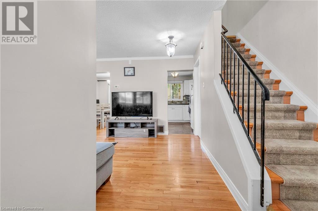 105 HANSEN Road N Unit# 102