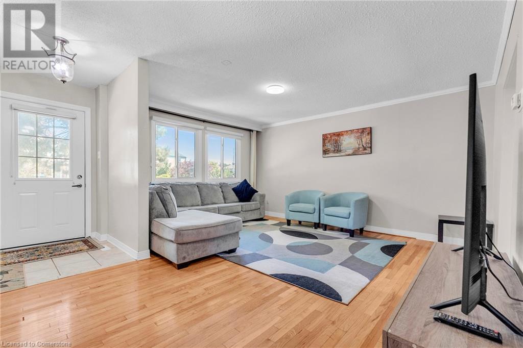 105 HANSEN Road N Unit# 102