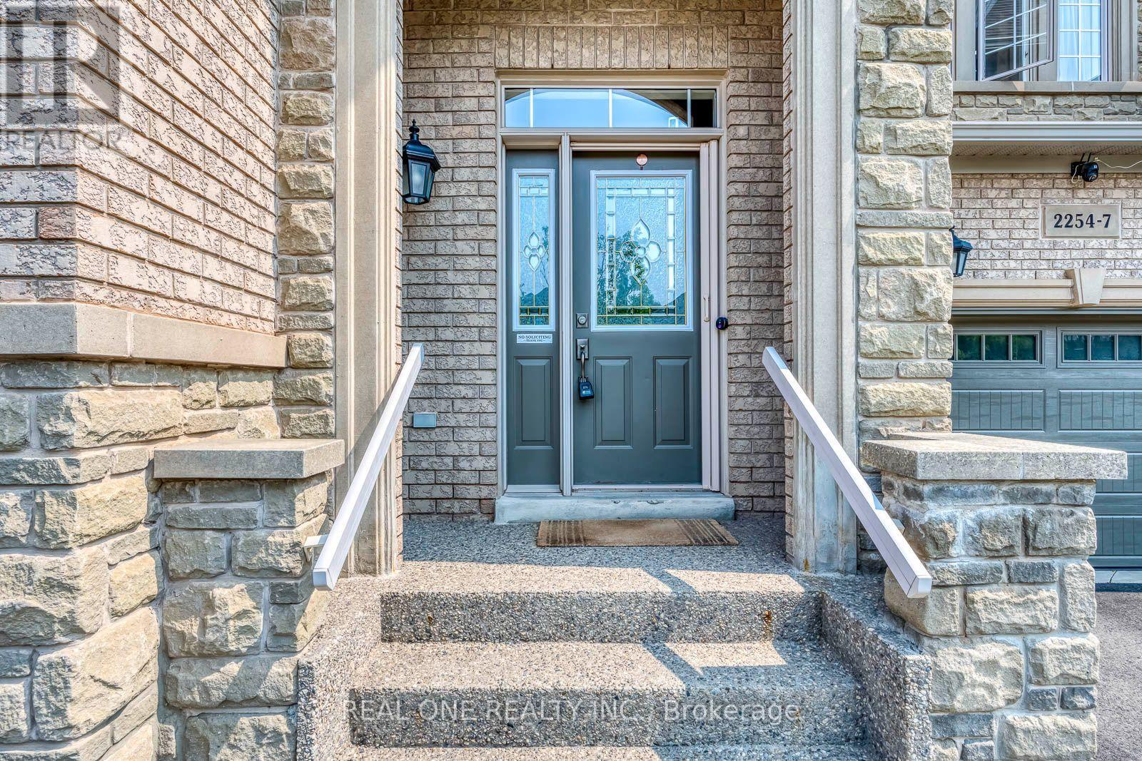 6 - 2254 ROCKINGHAM DRIVE