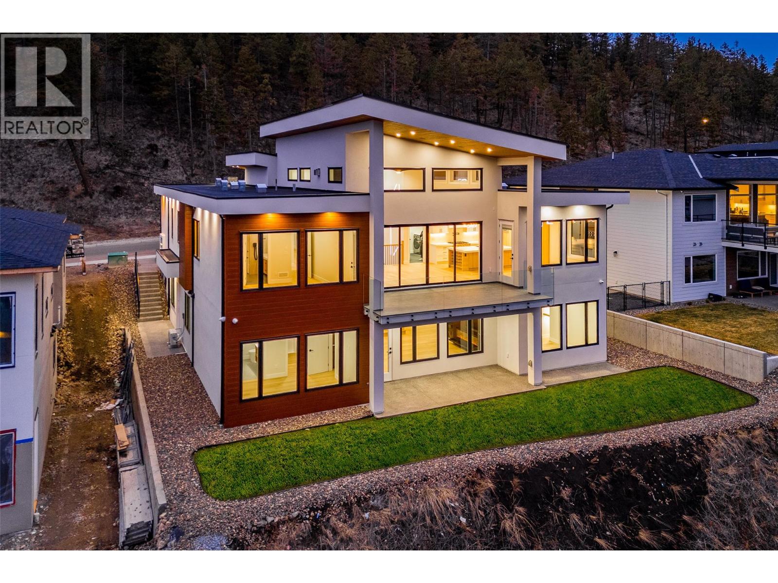 979 Loseth Drive