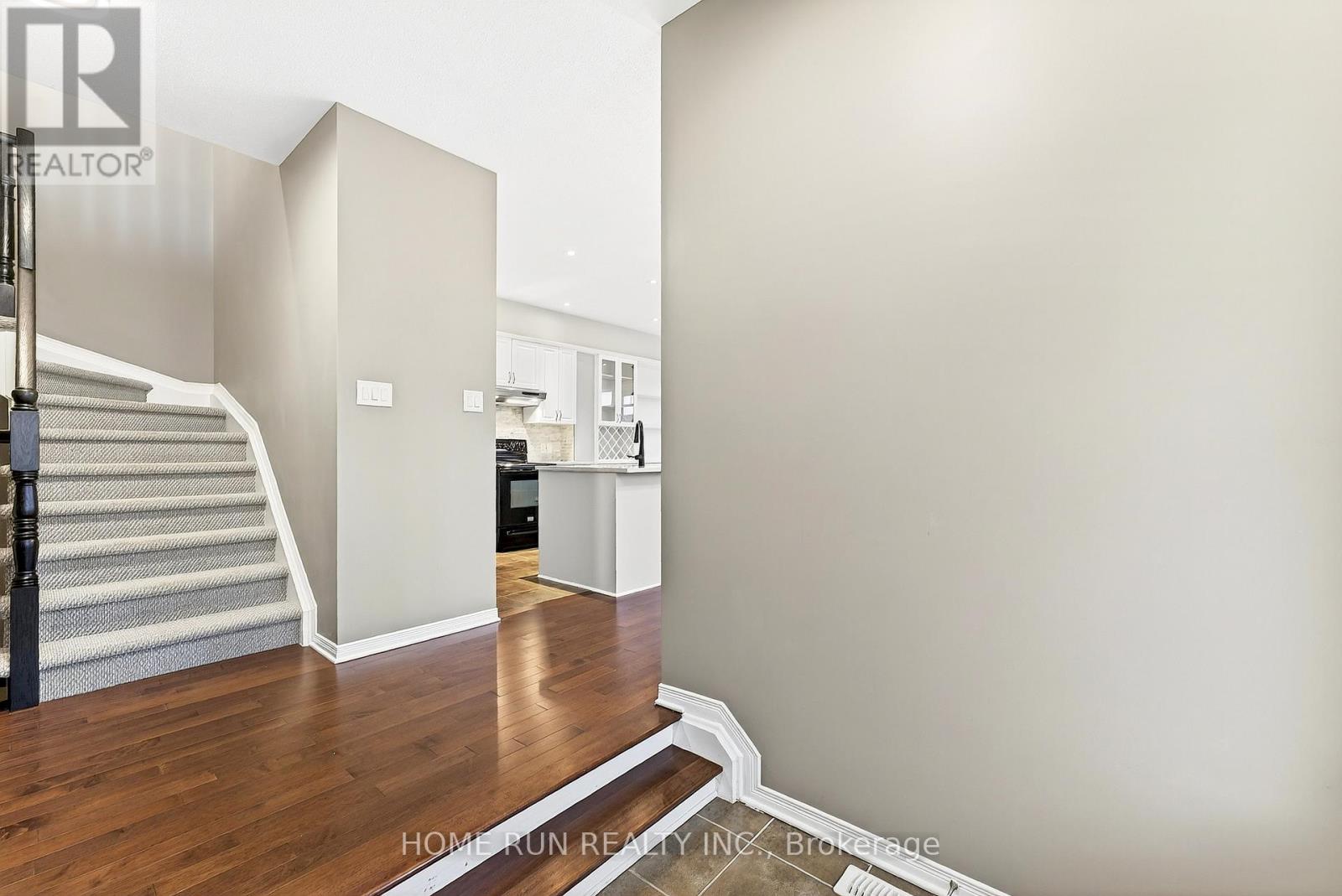 104 EYE BRIGHT CRESCENT