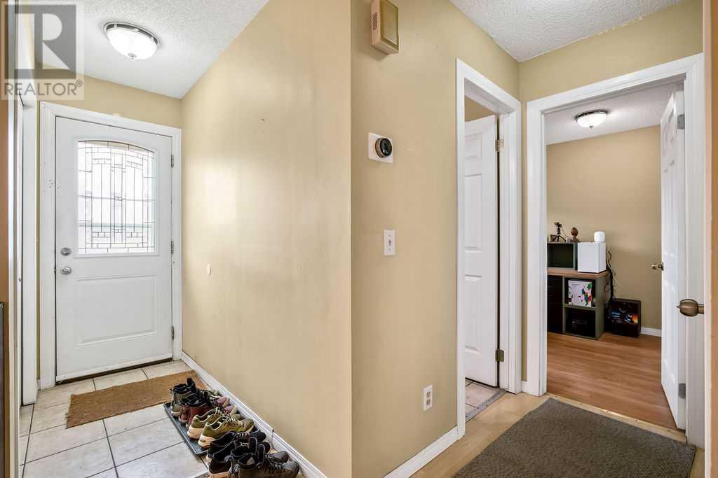 31 Castleglen Crescent NE