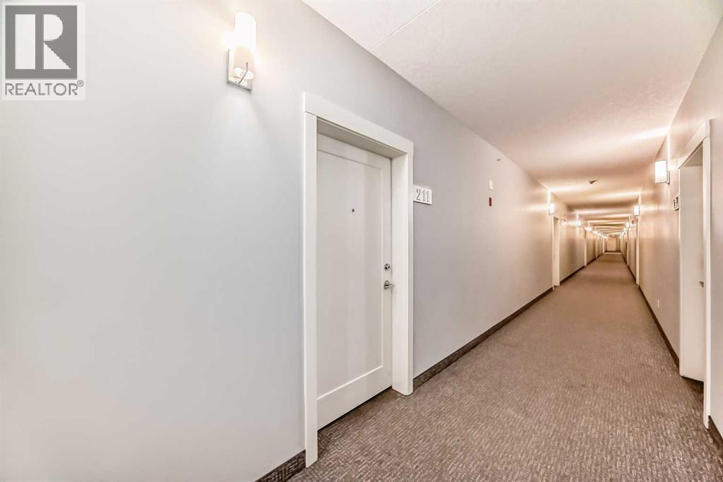 211, 10 Walgrove  SE