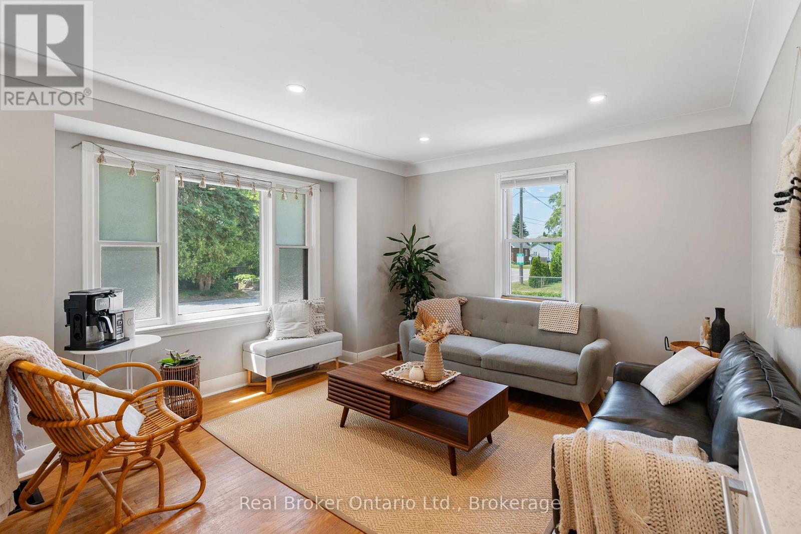 28 LYNDHURST STREET