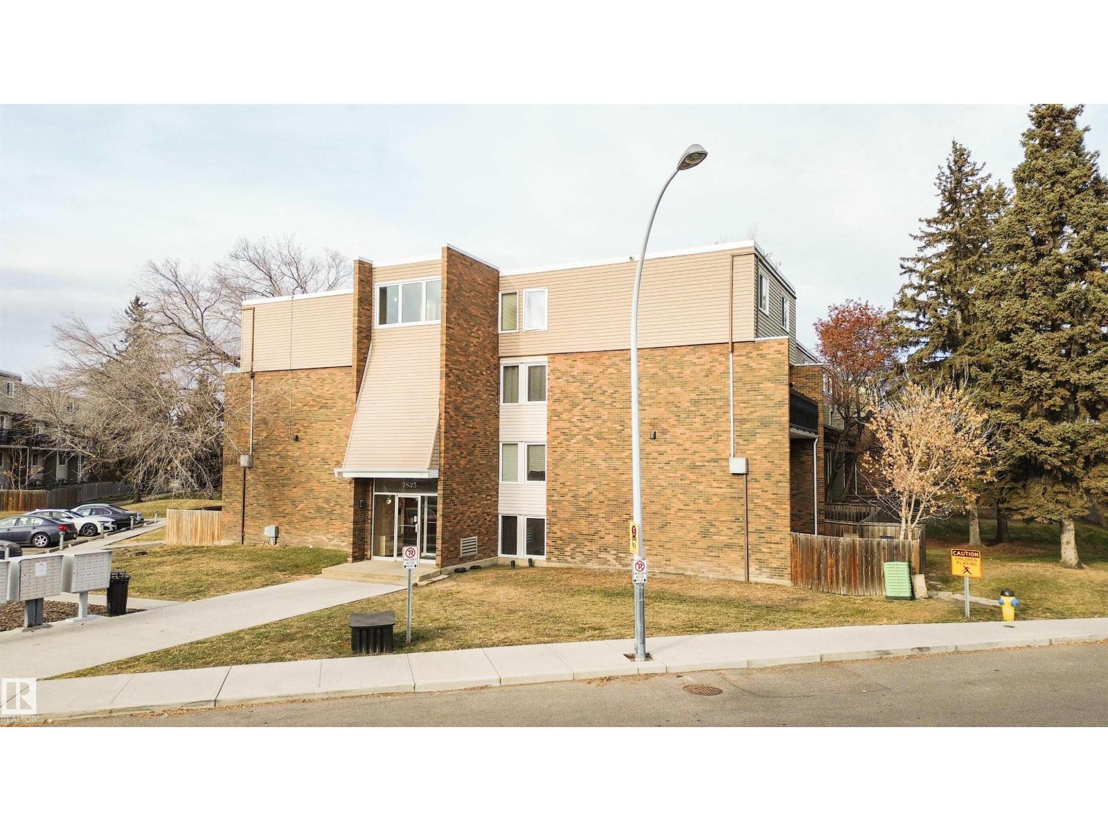 7825 159 ST NW
