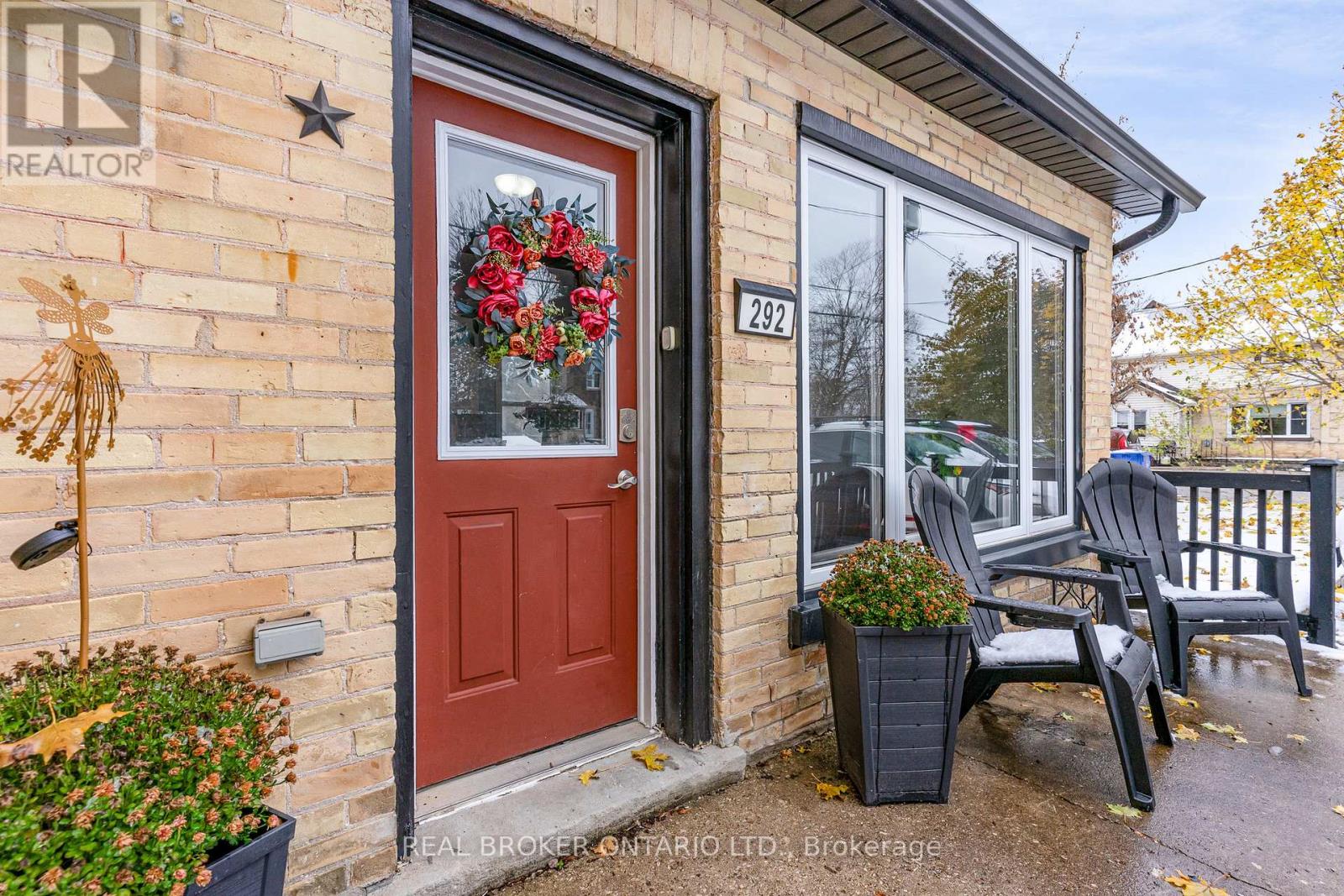 292 LAMBTON STREET W