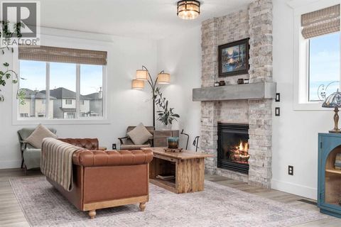 18 Cimarron Grove Bay Okotoks AB T1S2H3