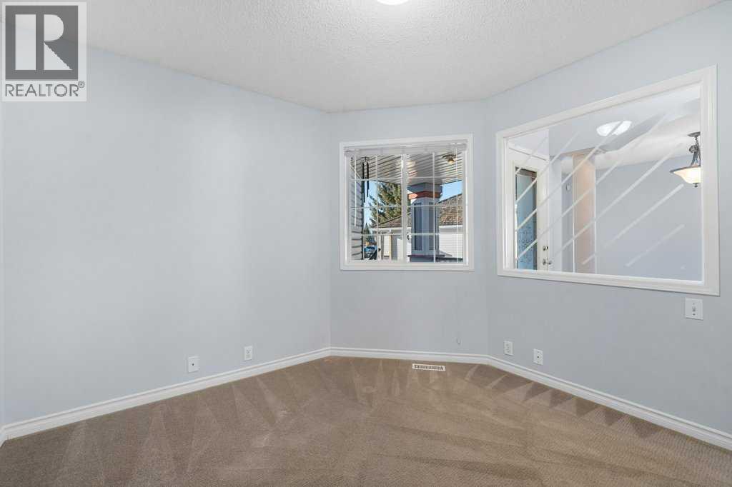 58 Chaparral Close SE