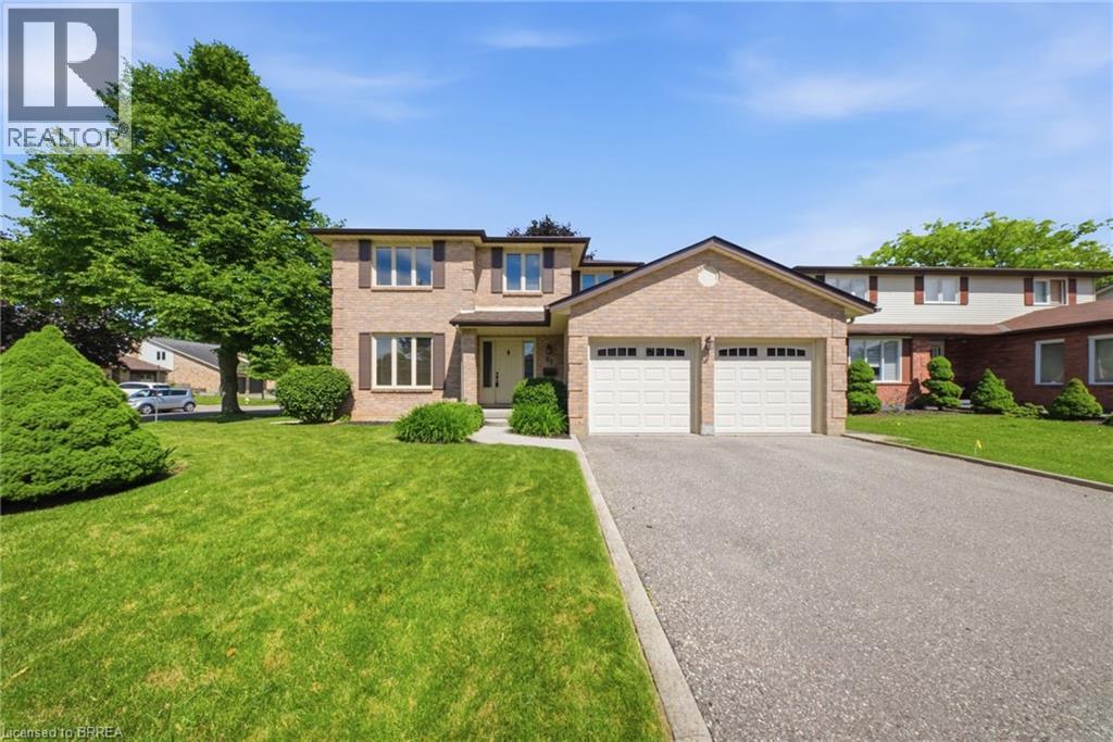 22 COLONIAL Crescent