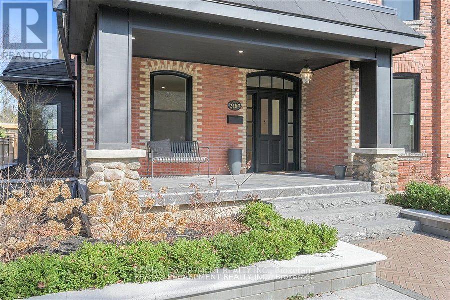 2187 LAKESHORE ROAD