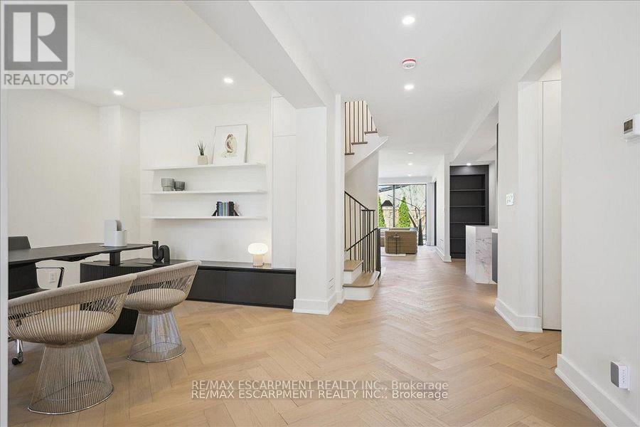 2187 LAKESHORE ROAD