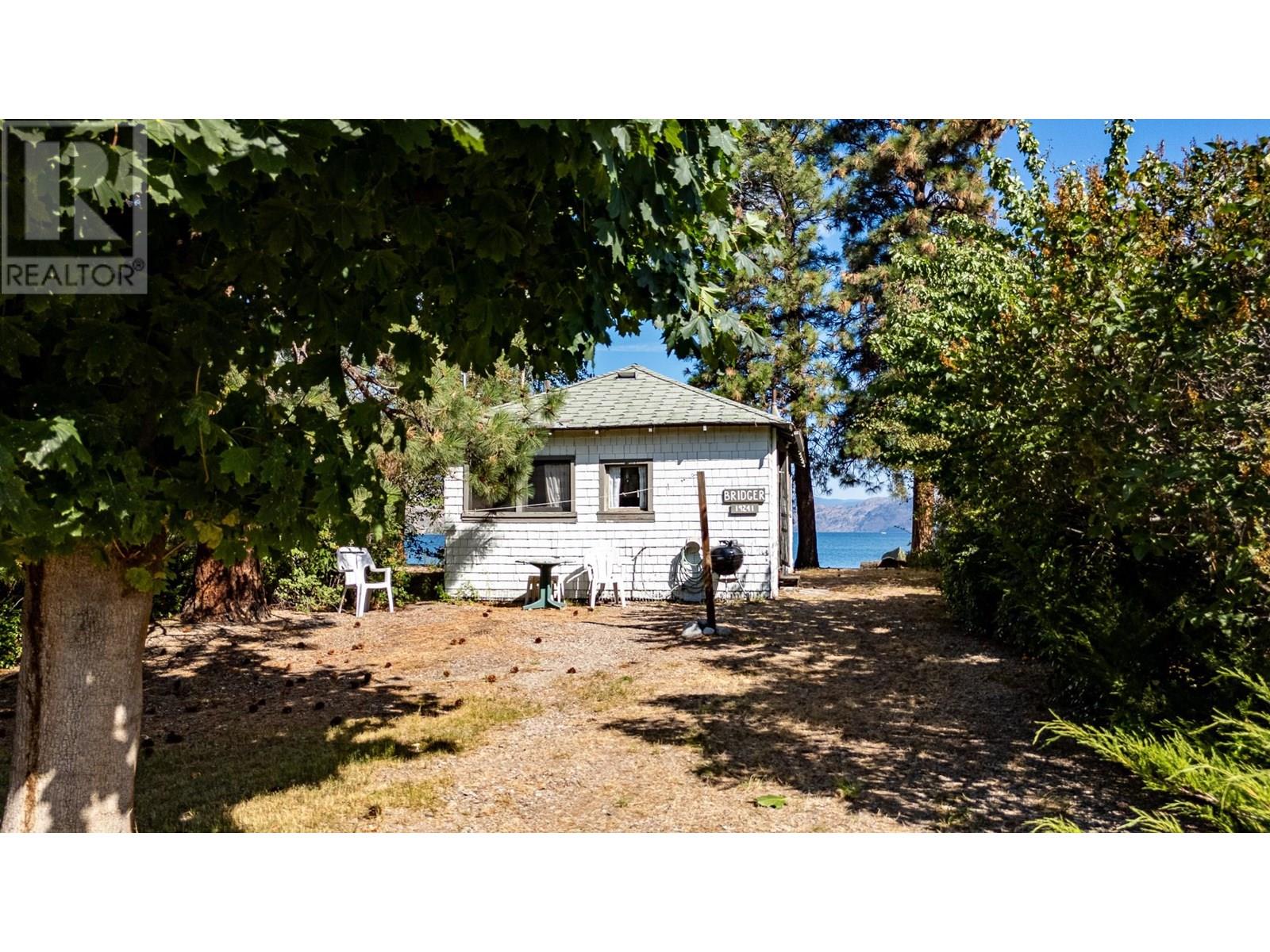 19241 Lakeshore Drive N