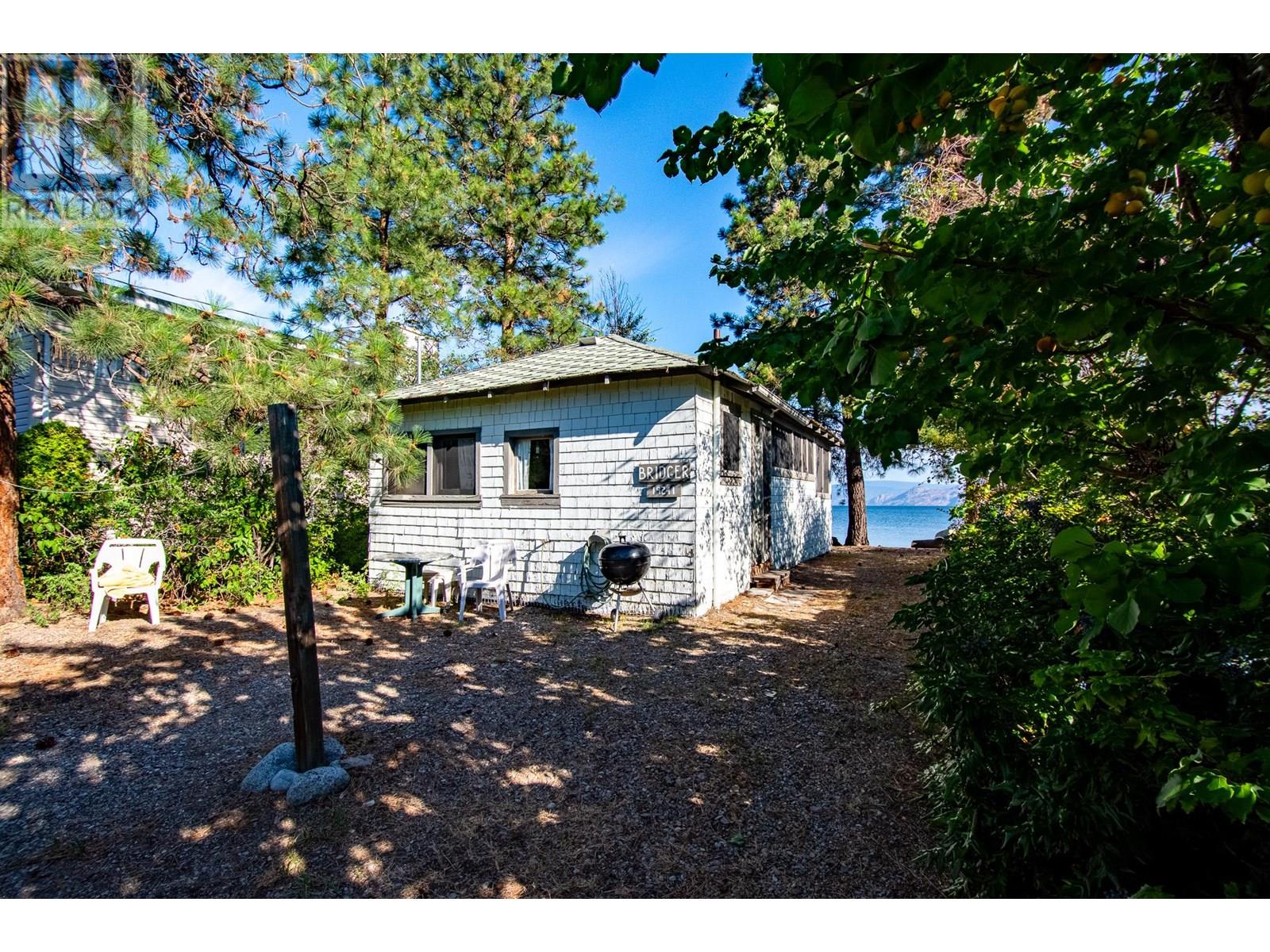 19241 Lakeshore Drive N