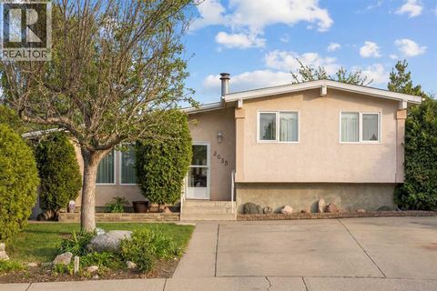 2035 19 Avenue N Lethbridge AB T1H4G4