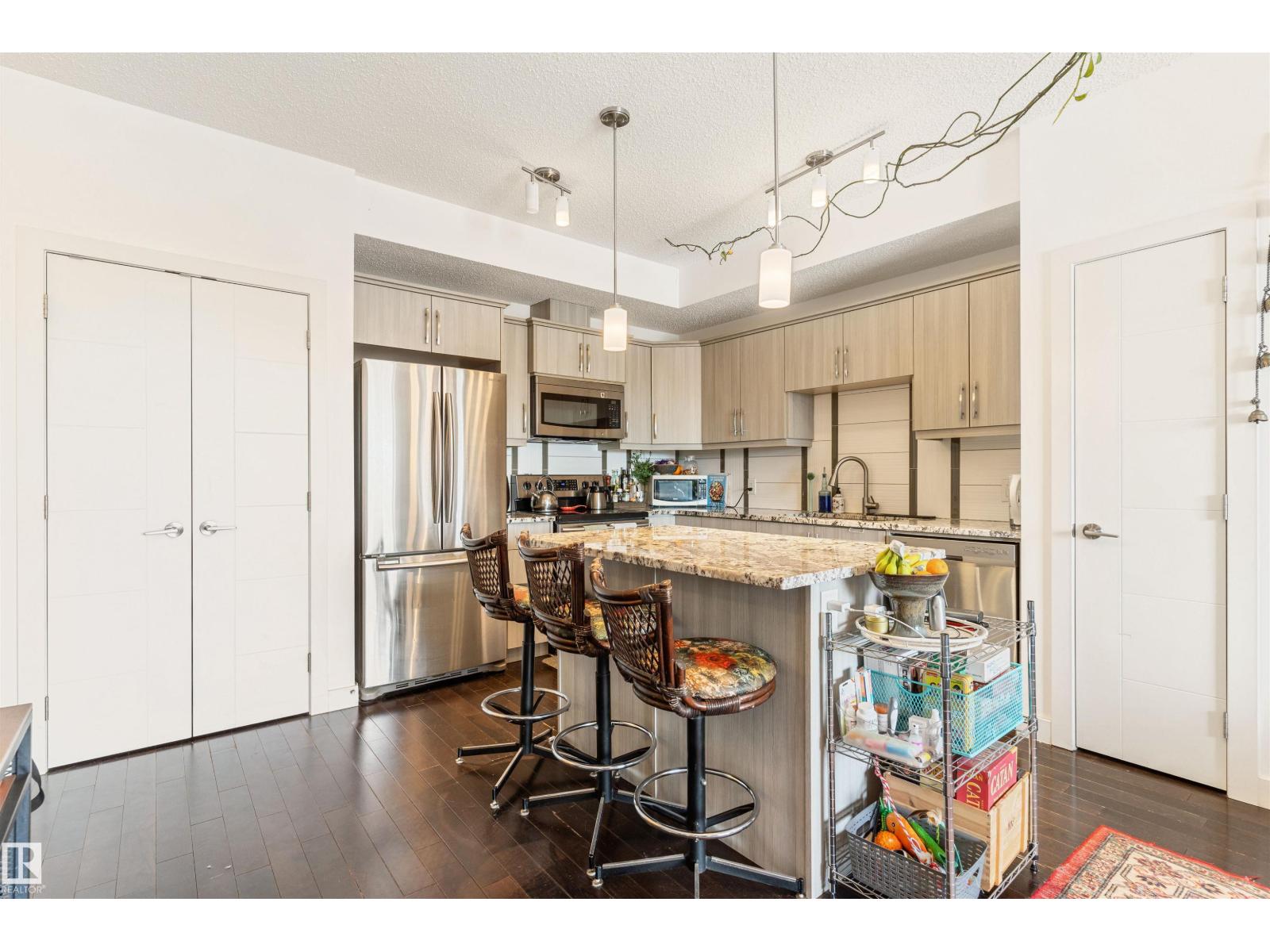 #410 10523 123 ST NW